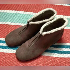 Aerosoles NWOT Signature Star Dust Womens Size8.5M LeatherAnkle Casual Booties